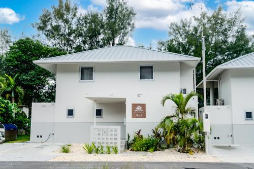 CORAL ISLAND 1棟貸し 天然ビーチまで徒歩5秒 ジャグジー付きVilla