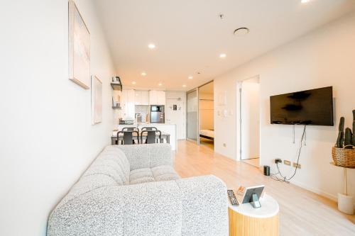 Modern 2 Bedroom Apartment with City Convenience, Auckland (photo 4)