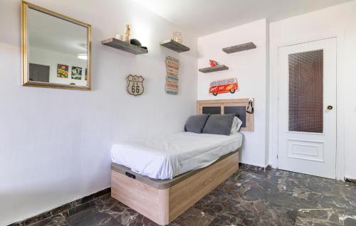 One-Bedroom Apartment image 6