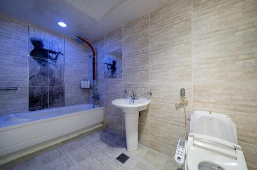 Daejeon Yongjeon I Hotel – Daejeon, FL