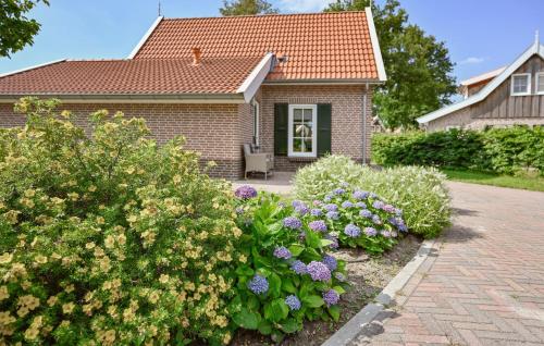 Nice home in Hoge Hexel w/ WiFi and 3 Bedrooms - image 13