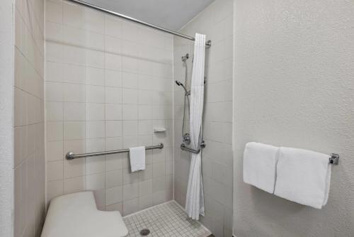 Days Inn by Wyndham Chattanooga/Hamilton Place - image 8