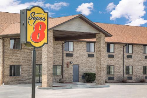 . Super 8 by Wyndham Gas City Marion Area