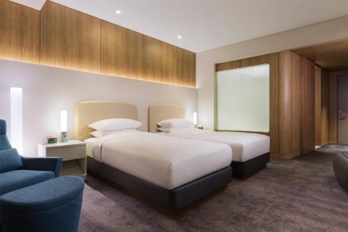 Twin Room with Club Access - West Tower