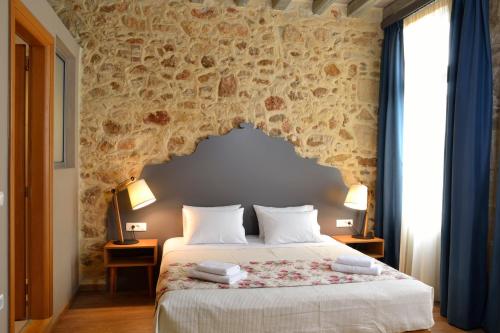 Classic Room with Balcony image 7