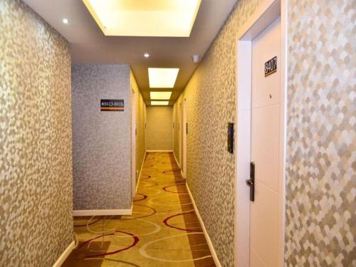 Super 8 Hotel Yiwu Binwang – Yiwu, FL