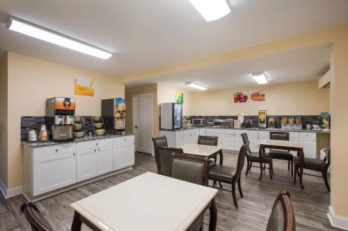 餐飲選擇, Quality Inn & Suites Greensboro near Lake Oconee in 格林斯伯勒