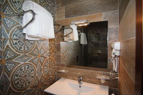 Hotel Boutique Restaurant Gloria, Tirana (foto 8)