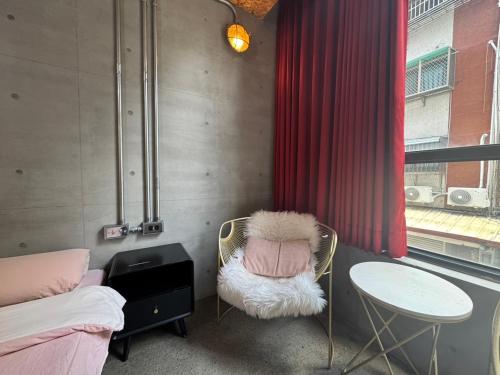 Large Double Room image 1