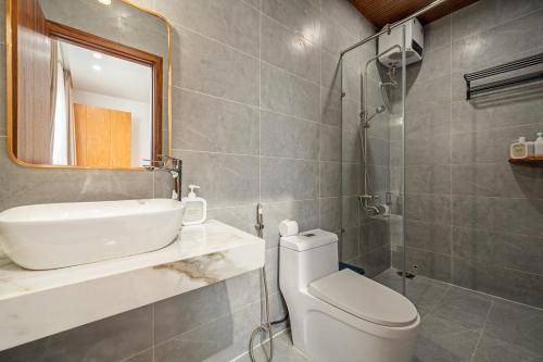 Tropical Villa - Near My Khe Beach & City Center by The Key - image 2