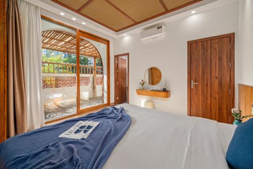 Tropical Villa - Near My Khe Beach & City Center by The Key - image 5