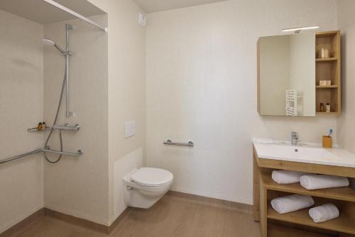 Zenitude Hôtel-Résidences Cholet - 화장실