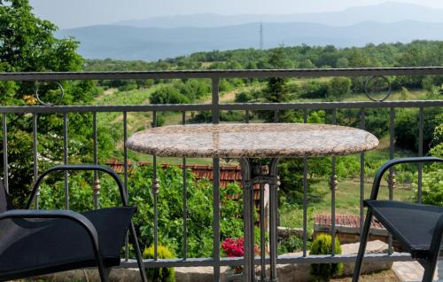 Фасада на хотела, Cozy Home In Imotski With Wifi in Gornji Vinjani