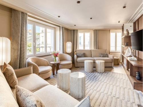 Merveil - Signature Suite - Eiffel Tower terrace, Париж