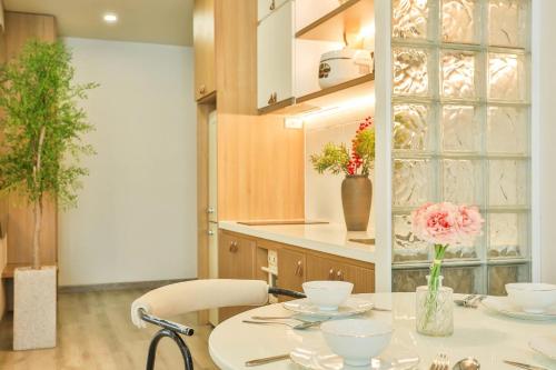 Nijo KAYA Suites - Terra Royal Tower, Highclass, Central & Poker Table