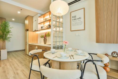 Nijo KAYA Suites - Terra Royal Tower, Highclass, Central & Poker Table