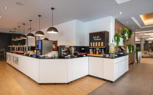 Restaurant, Hotel Ivka near Lapad Bay