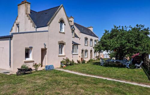3 Bedroom Amazing Home In Plouhinec gîte à louer Kervoazec
