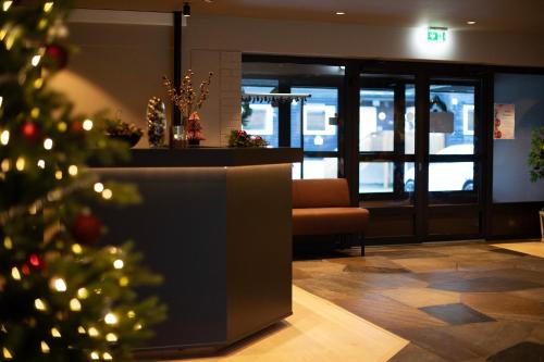 Lobby, Elvehagen Hotell in Sande i Sunnfjord