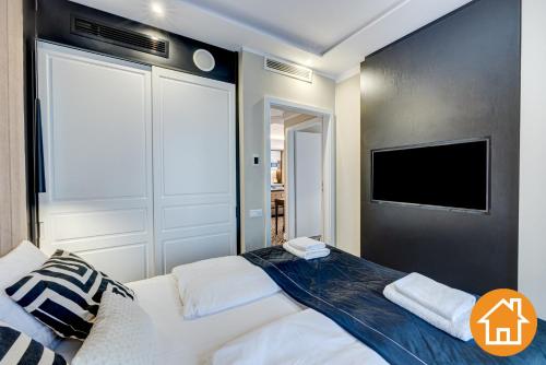 One-Bedroom Apartment image 2