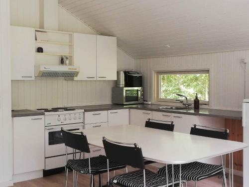 Faciliteiten, Cozy Bright Cottage Near Marielyst And Beach in Vaeggerlose