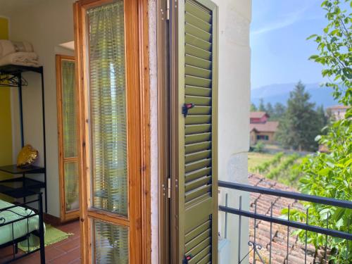 Skats, Orchidea Retreat - View of Mountains & Vines in Poggio Picenze
