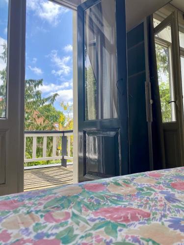Authentic villa near Amsterdam and nature in โซซดุยเนน