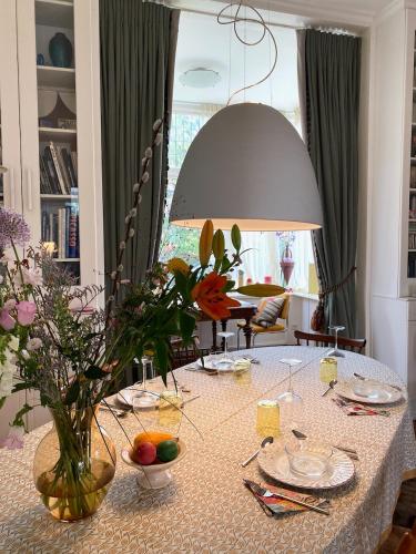Authentic villa near Amsterdam and nature in โซซดุยเนน