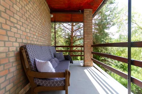 Hilltop Wellness Haven W AC & Jacuzzi by NW in Recsk