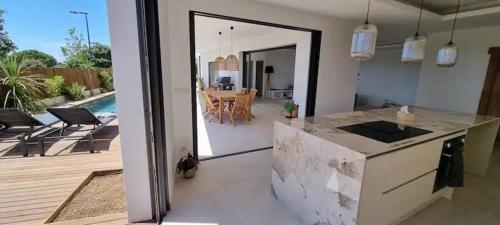 ทัศนียภาพภายนอกโรงแรม, Villa Contemporaine Près Des Plages De Pérols (Villa Contemporaine Pres Des Plages De Perols) in เปรอลส์