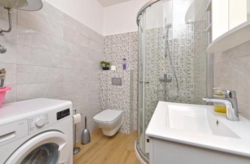 Two-Bedroom Apartment image 3