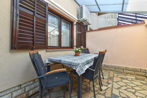 Two-Bedroom Apartment image 7