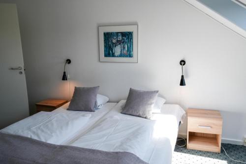 1 queen bed