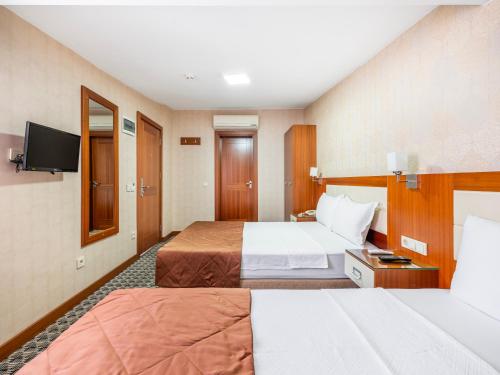 Triple Room with Terrace image 10
