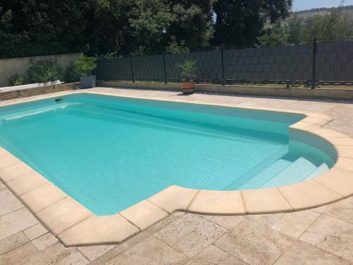 Garden level, pool access, La Massane in Vallabrix
