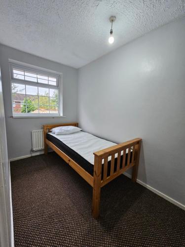 Private Room - Free Parking - 10 Mins to Birmingham City Centre