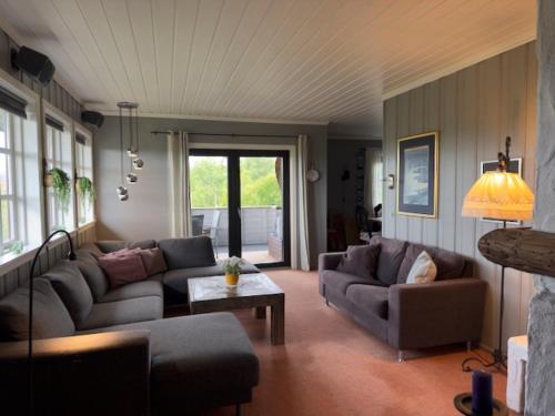 Mountain Home with 5 Bedrooms and 2 fireplaces in City Center