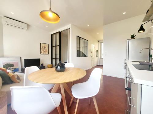 One-Bedroom Apartment image 9