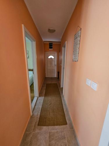Apartment Loâso Comfy Two BDR Sixty meters to the sea - image 2