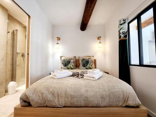 One-Bedroom Apartment image 4
