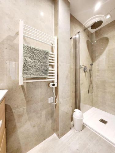 One-Bedroom Apartment image 3