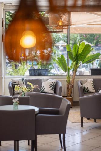 Pub/Lounge, Hotel Club Le Capet in St.Maxime