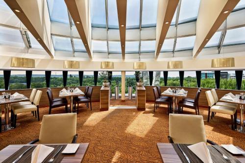 Sheraton Duesseldorf Airport Hotel - image 3