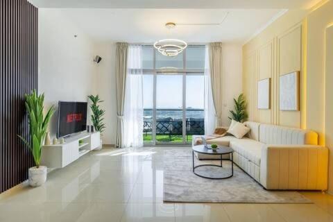 Luxury 3 BHK in Dubai Marina By dPie DEC 2003, Dubái