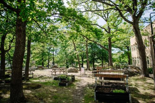 周邊環境, 阿斯普倫第二家園公寓 (Second Home Apartments Asplund) in 索爾納