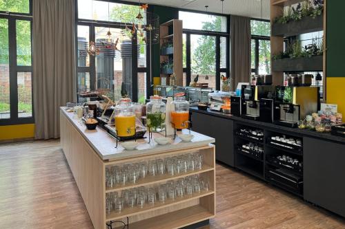 Food and beverages, Holiday Inn - The Niu, Dwarf Berlin Schoneberg By IHG in Schöneberg
