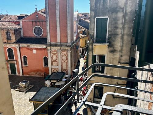 San Matteo Rialto Terrace Apt - image 4