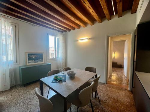 San Matteo Rialto Terrace Apt - image 12