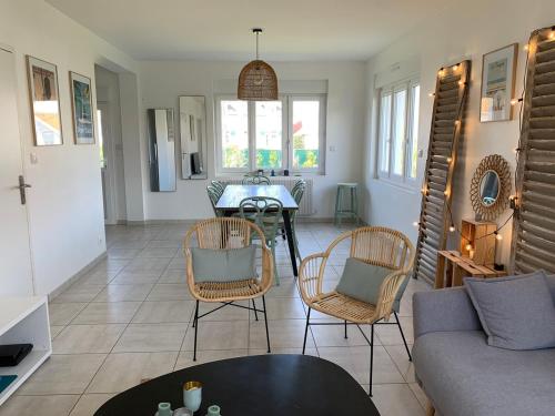 Maison lumineuse avec jardin & parking clos in เลอตูเกต์