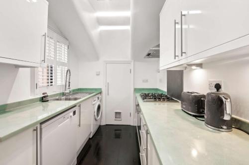 SG Prime Knightsbridge Luxury Suite - image 11